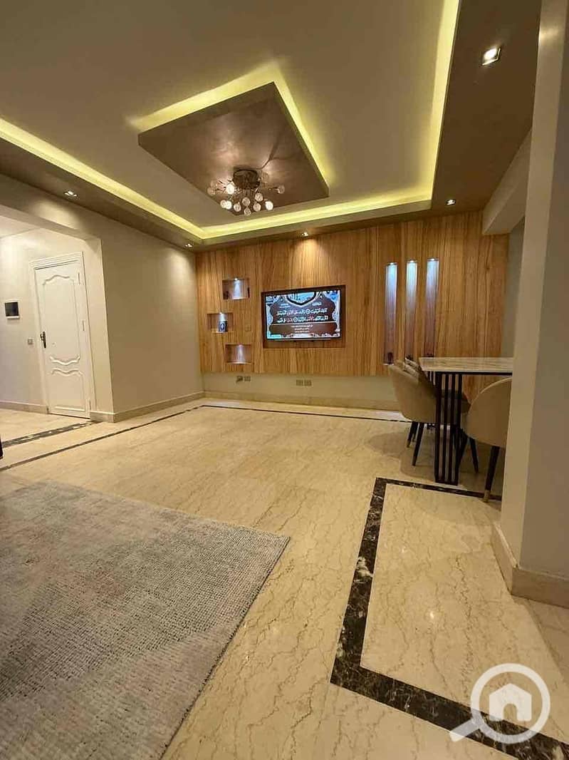 2 70b0b1a4-f2cf-44bf-a24f-e4af09650c02. jpg