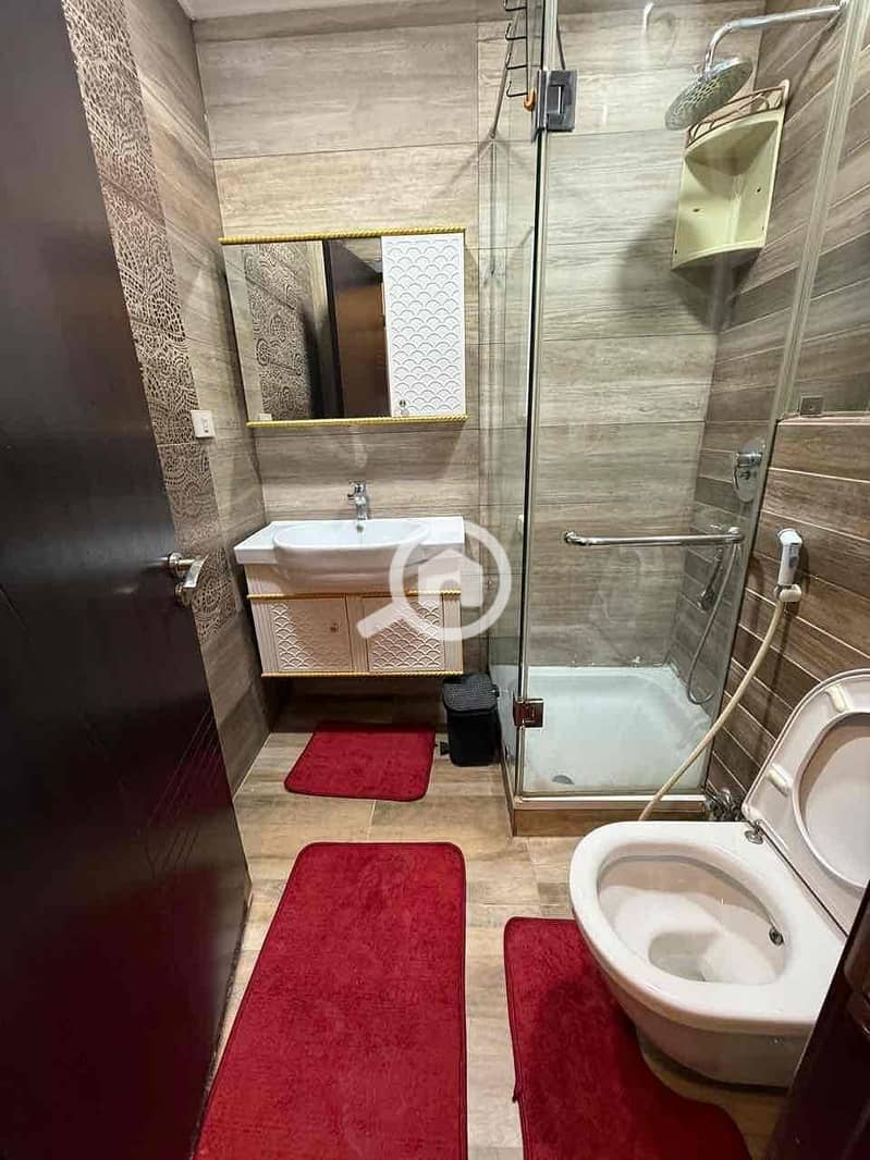 8 b9d94953-3a2d-4af7-8c9e-d263a1a8c941. jpg