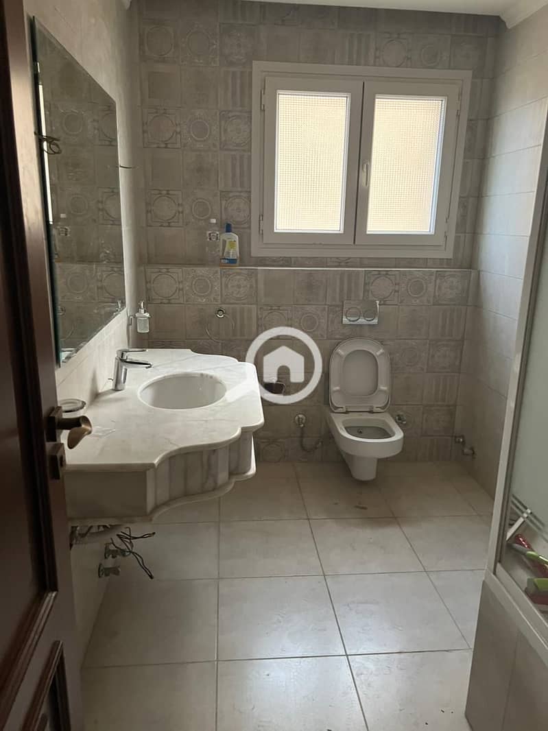 10 47367808-bca2-4215-afd9-3a231a2a5cf1. jpeg