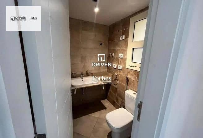 10 8118914-f249fo. jpg