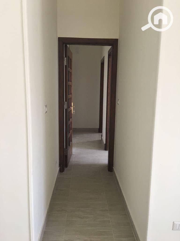 2 30fbacfd-5306-477a-8c29-1969af461e79. jpeg