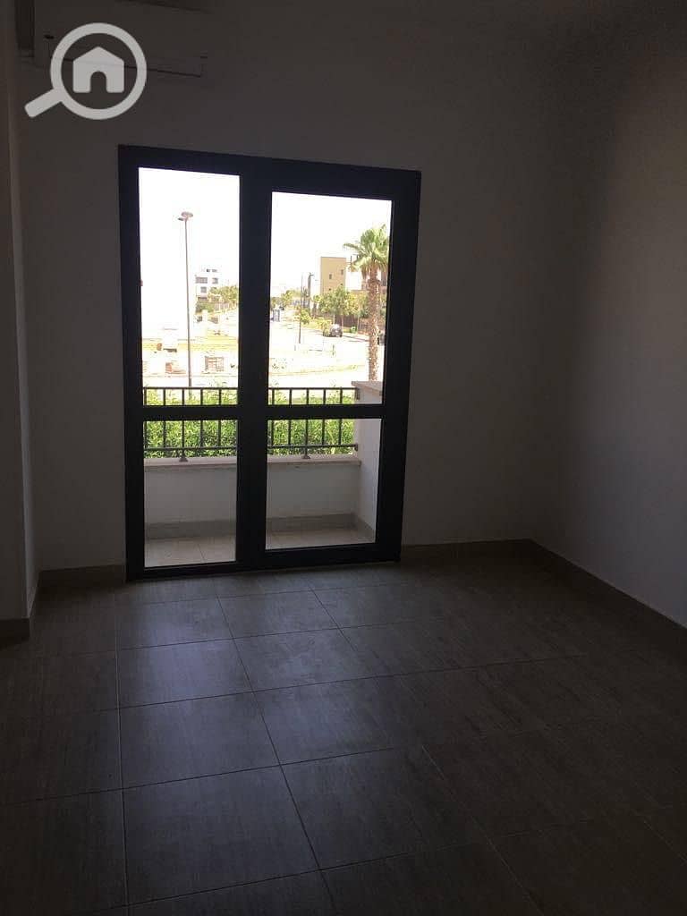 10 1d3ed05a-8fe8-4815-ad43-ca9f847a917b. jpeg