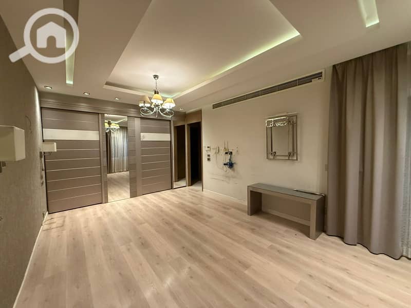 11 ae8bcbd0-f4ba-4e25-9245-885c8c6bfb34. jpg