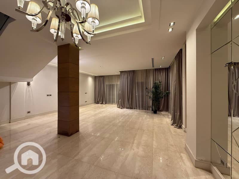 12 04a85c3d-46c5-4b89-9298-0b63c9fce268. jpg