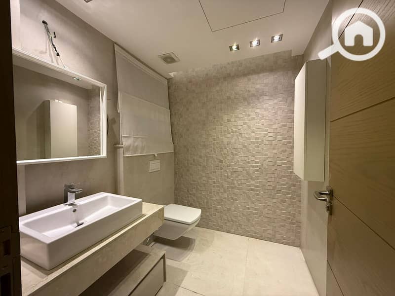 15 0881d4ba-0c3c-4c2a-a5fa-21410dd27b35. jpg