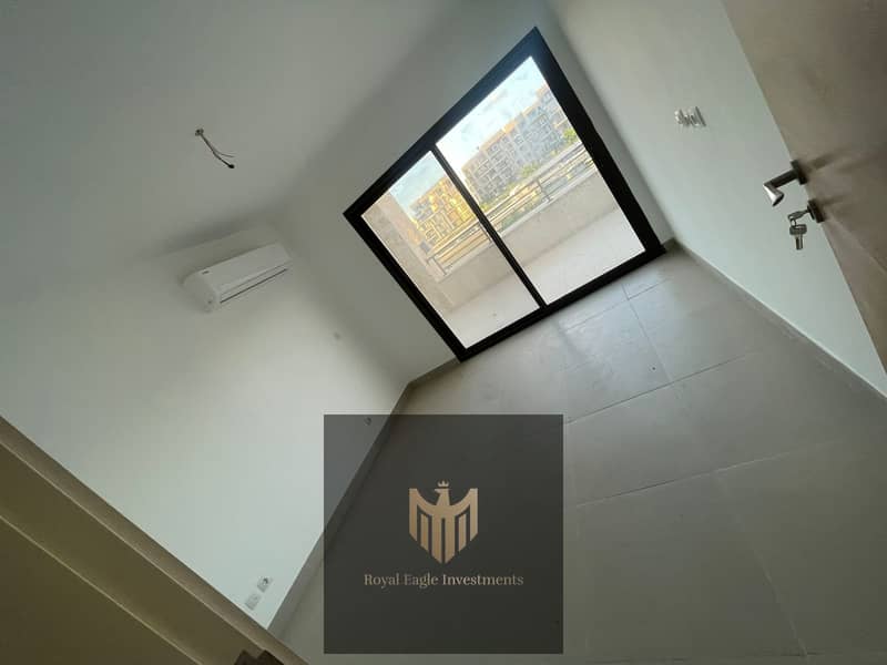 2 WhatsApp Image 2025-10-22 at 1.19. 08 AM (1). jpeg