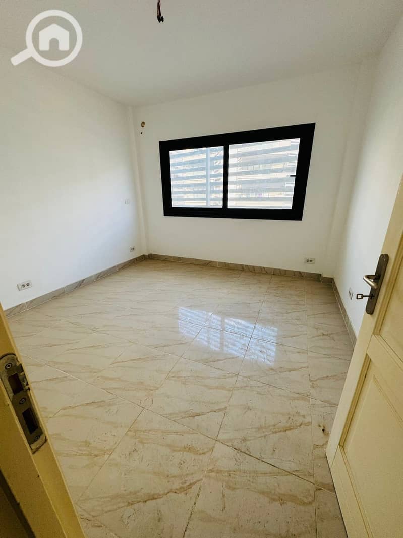 3 704b828d-f94c-4cfd-ae37-62a2d155fc41. jpg