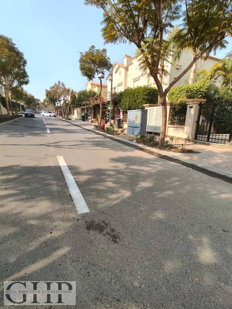 4 0b54c3b7-8087-4d3e-9eab-5509b5b966fd. jpg