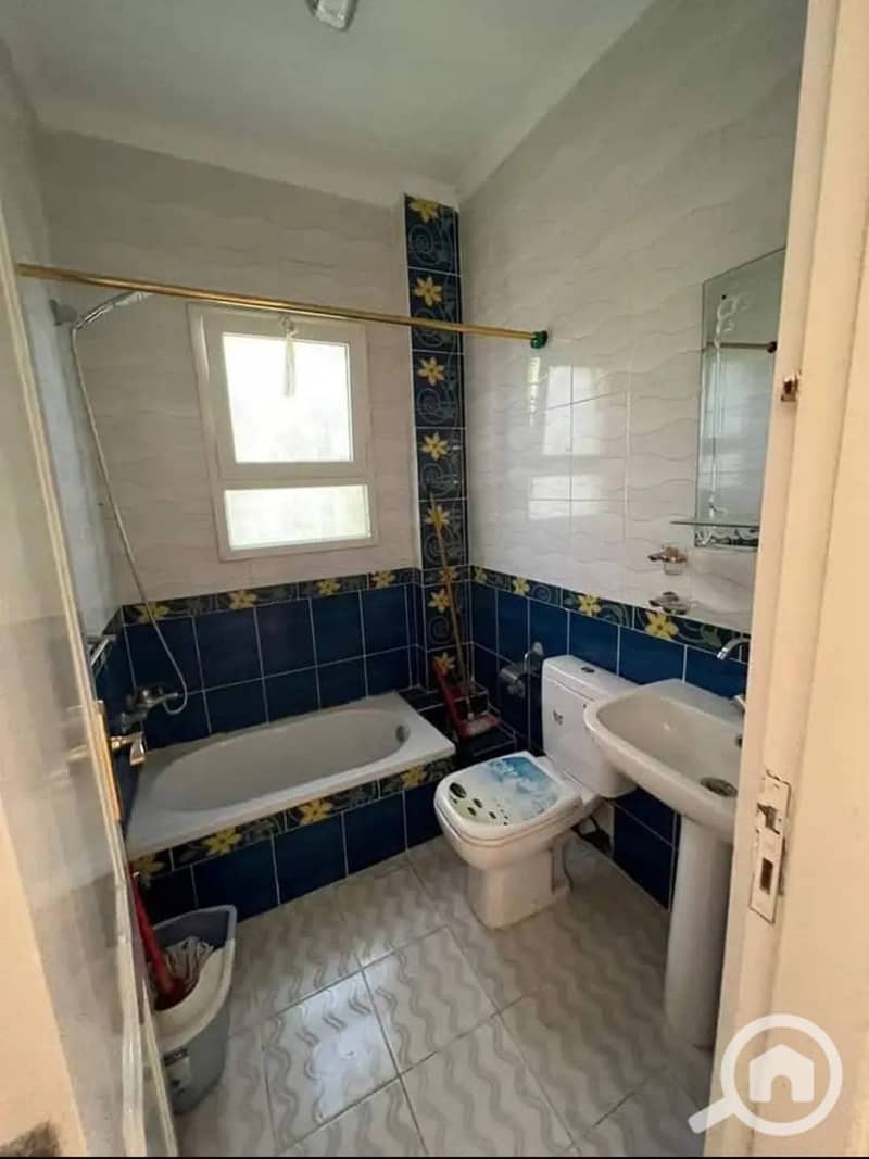 11 b566f84a-6612-4ec9-8a1d-7ea36a0916c2. jpg