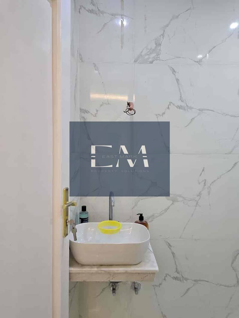 15 e00c9d81-4b70-4f2c-820c-55edf46b49e9. jpg