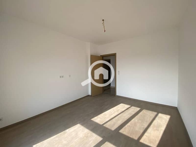 8 09ec0ff4-a542-4359-b8ec-e9078f5efe1f. jpg