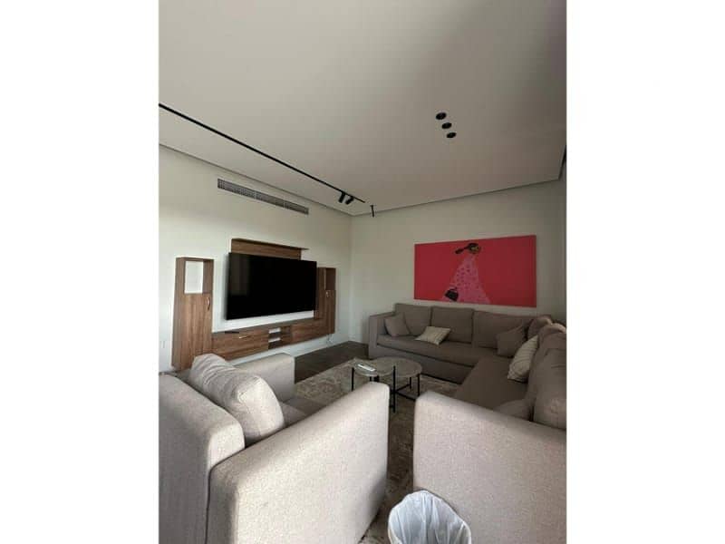 2 59cf0ccb-ea26-4bdb-aa8a-87a101e4c72b. jpg