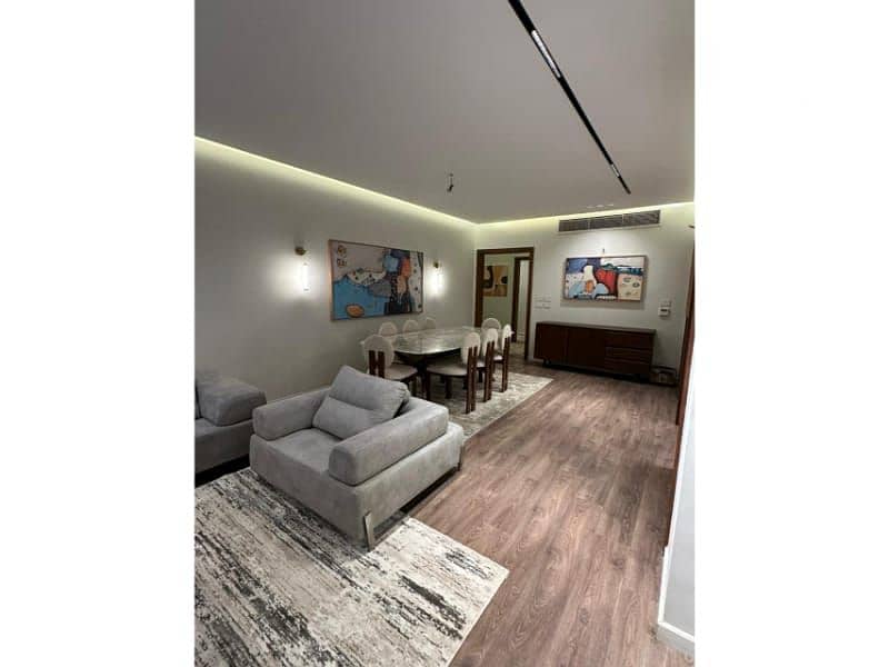 4 c76effce-09b5-4a7b-a1ca-226d367b87f2. jpg