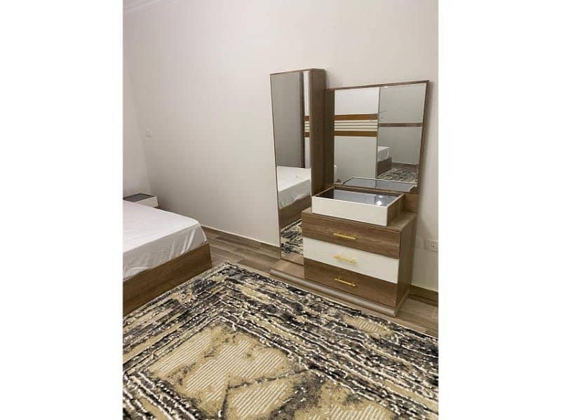 4 6524ea7d-aa50-4b83-99e9-79579c0e8536. jpg