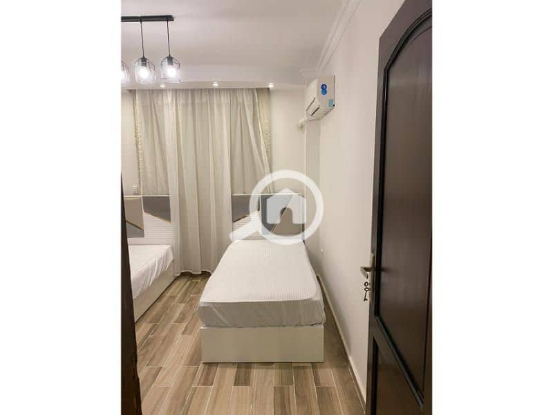 7 e887e9b3-7e8f-4f69-8154-0e530167a0a9. jpg