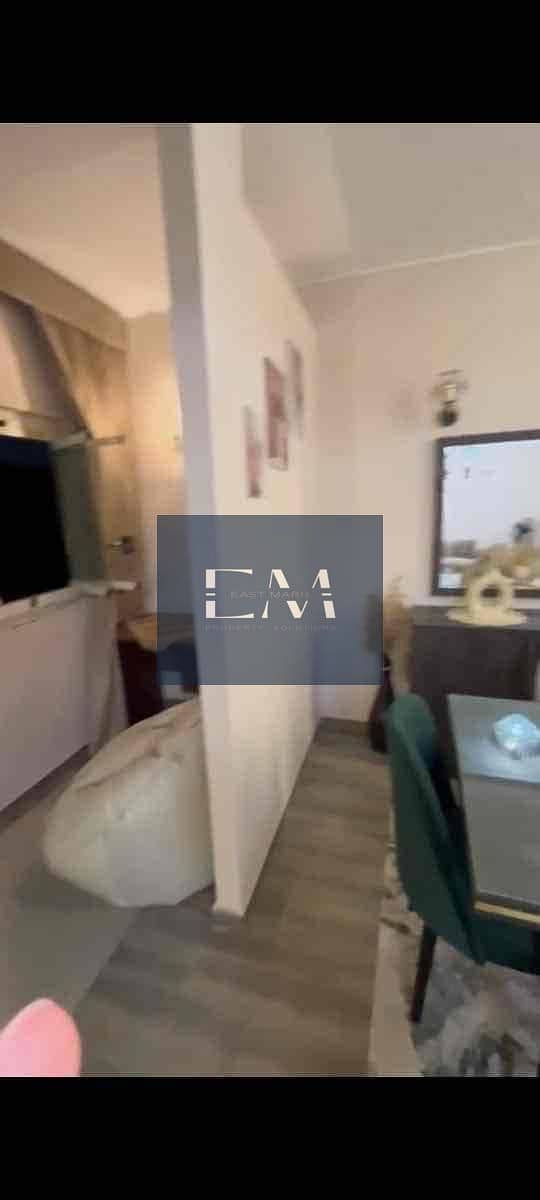 10 c0102b0f-9690-44ca-9913-142591a90abd. jpg