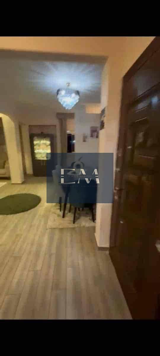 13 0d5a476d-06fa-4726-80f4-29a4aa9c4ca4. jpg