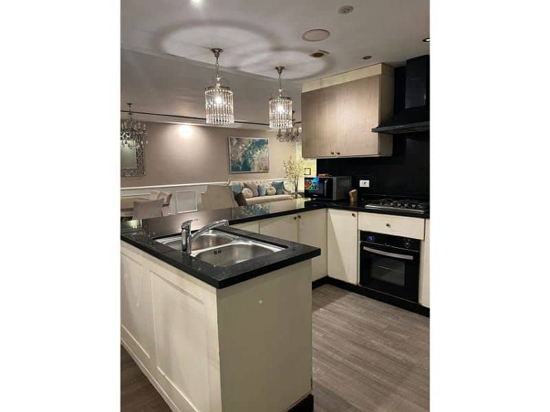 7 3fbaef6d-9995-4031-a32f-63c2d9d7f2e3. jpg