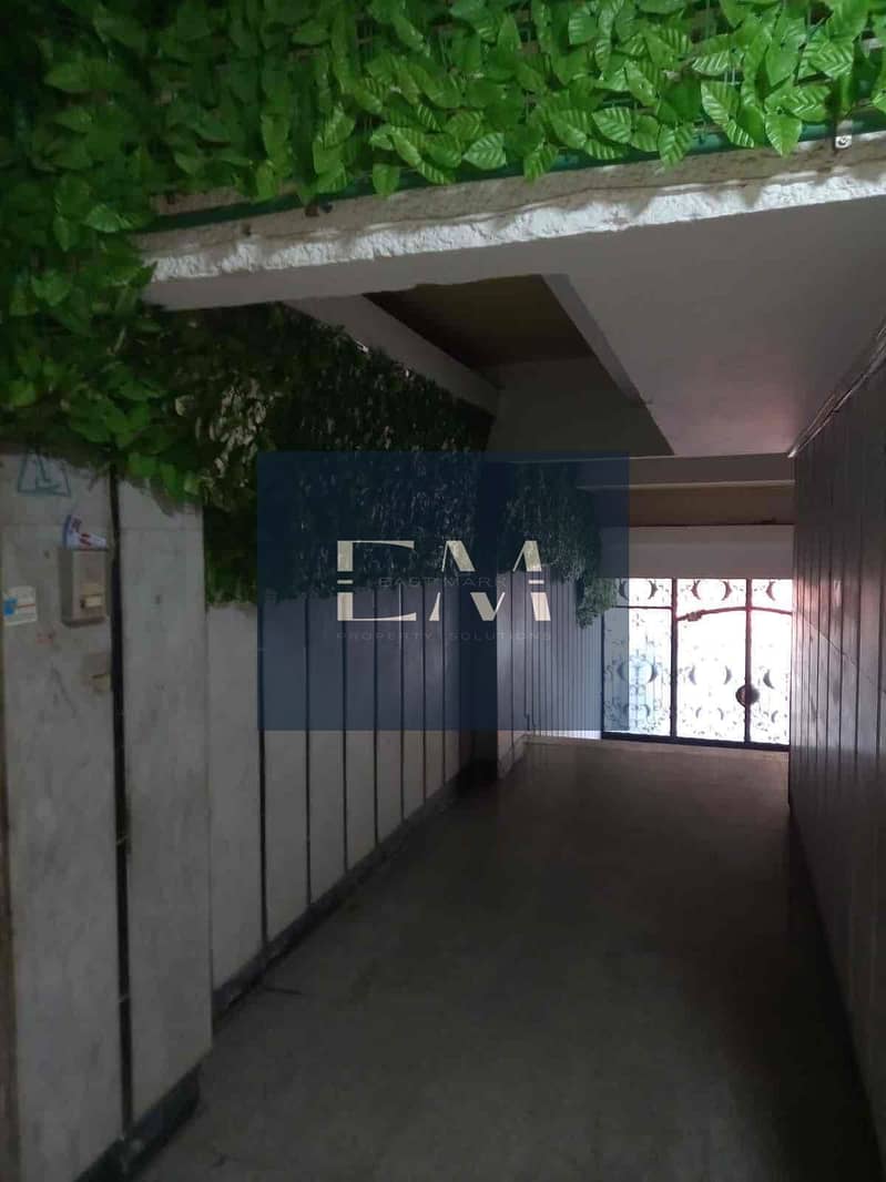 4 3a1bc2f7-1f38-4932-916e-c6823f61a36c. jpg