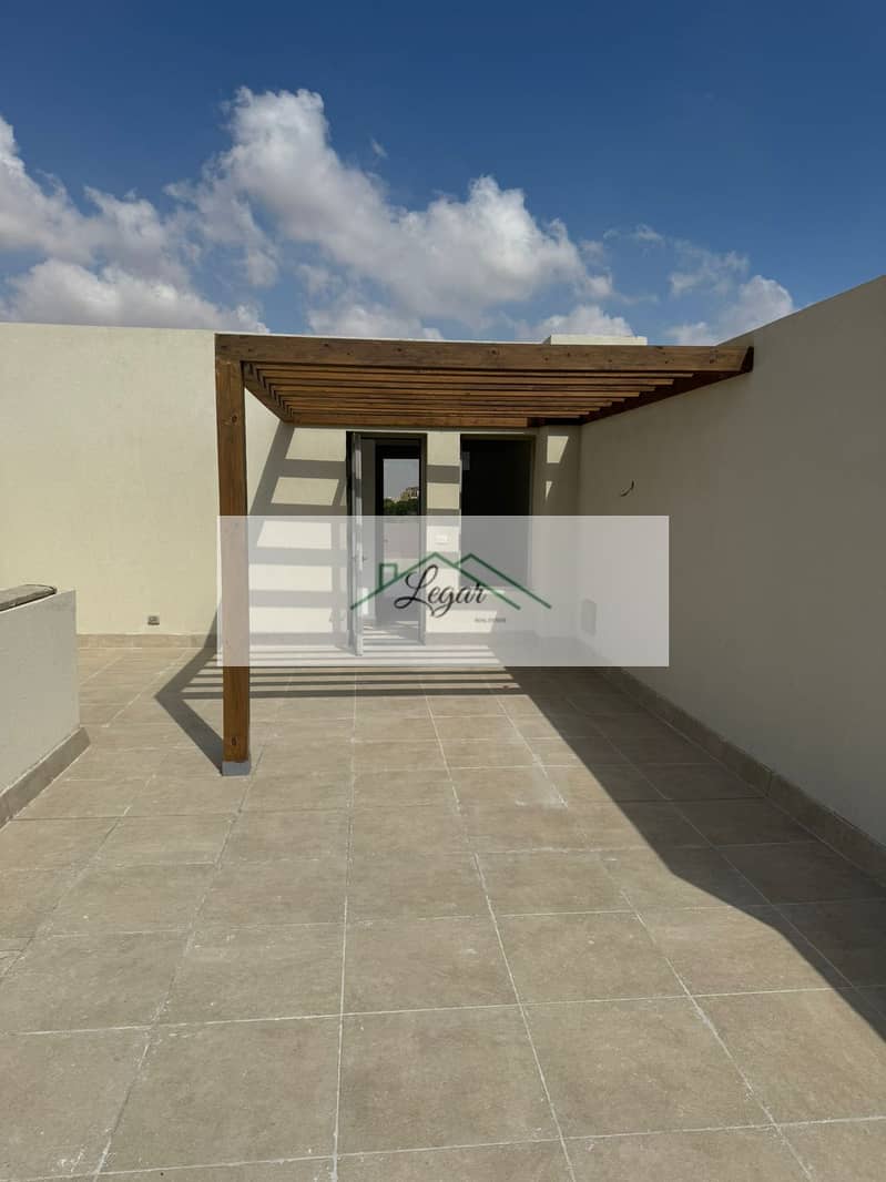 8 a2263e71-eab4-4f42-b833-7a2e7cc3b3c4. jpg