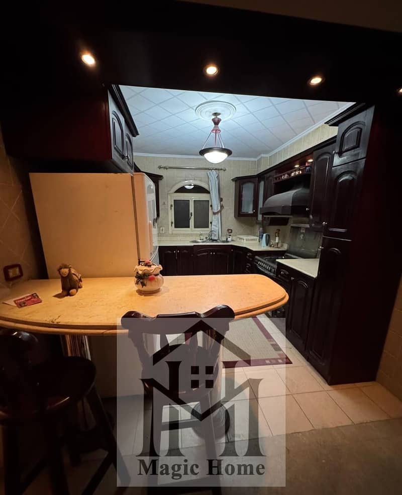 7 237e7324-b925-4ef2-a8f0-58c7bd5227df. jpg