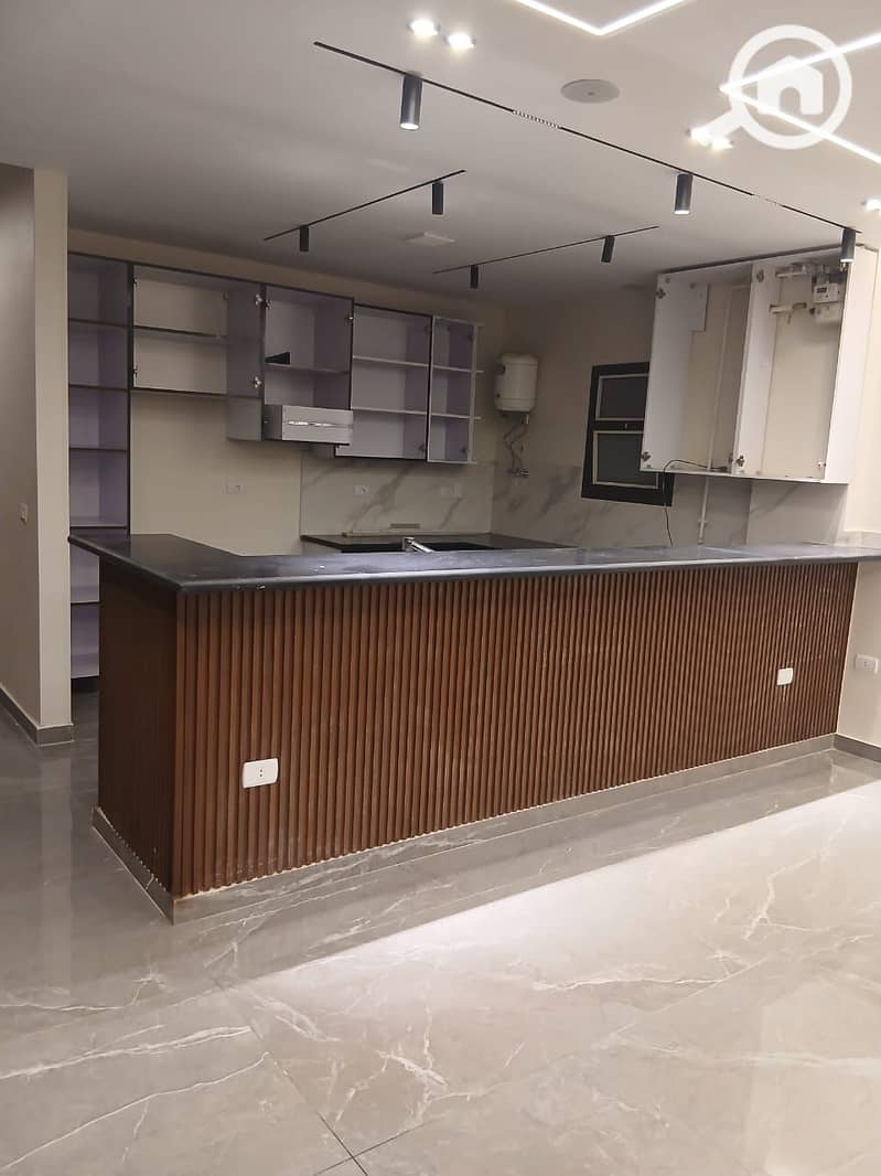 4 6c693c7a-e57b-491b-9af7-fd942fe7d8d0. jpg