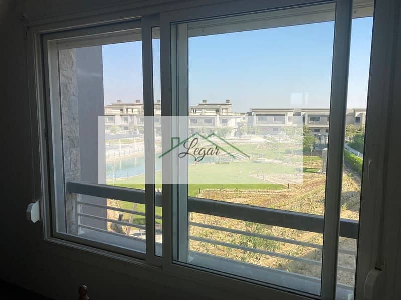 6 745eea75-9d55-42f8-8b5a-b4de304dac80. jpg