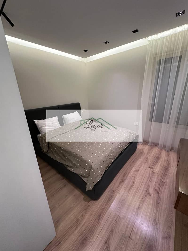 5 90f00794-b90d-4574-b3f5-60585c9ba458. jpg