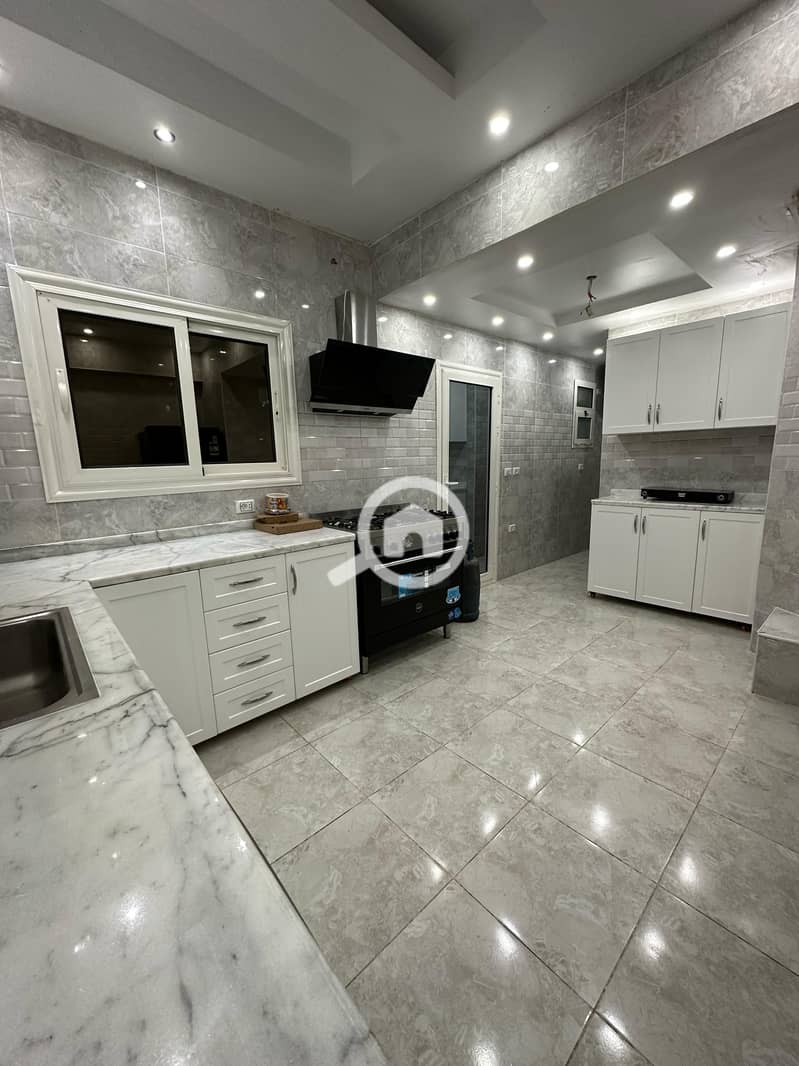 4 00c3b0e4-1c15-4880-9589-9a63e4a3d920. jpg