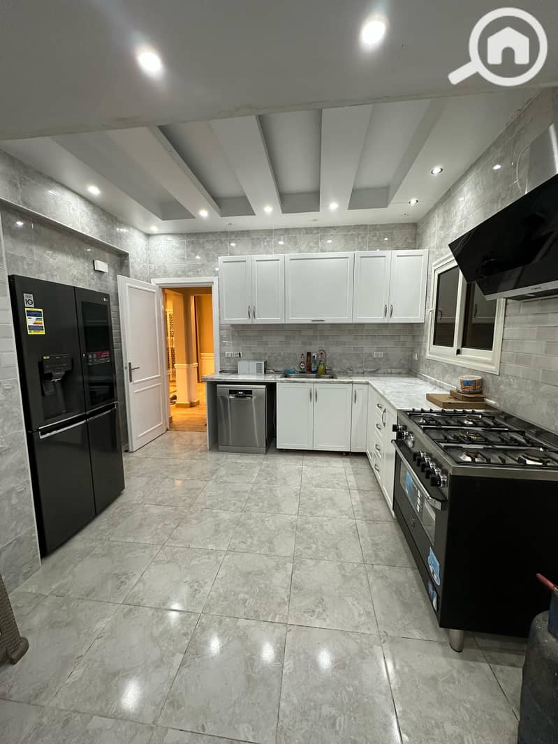 9 095e201b-2a0b-47a5-90e2-8cc6be65e08b. jpg