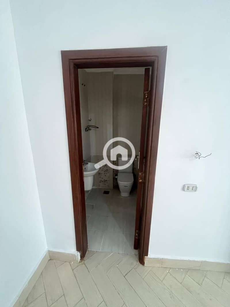 12 WhatsApp Image 2026-01-25 at 18.57. 00. jpeg