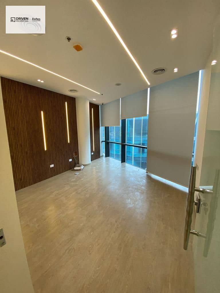 12 3e645759-0012-4344-85cd-cf8ed13d4aab. jpg