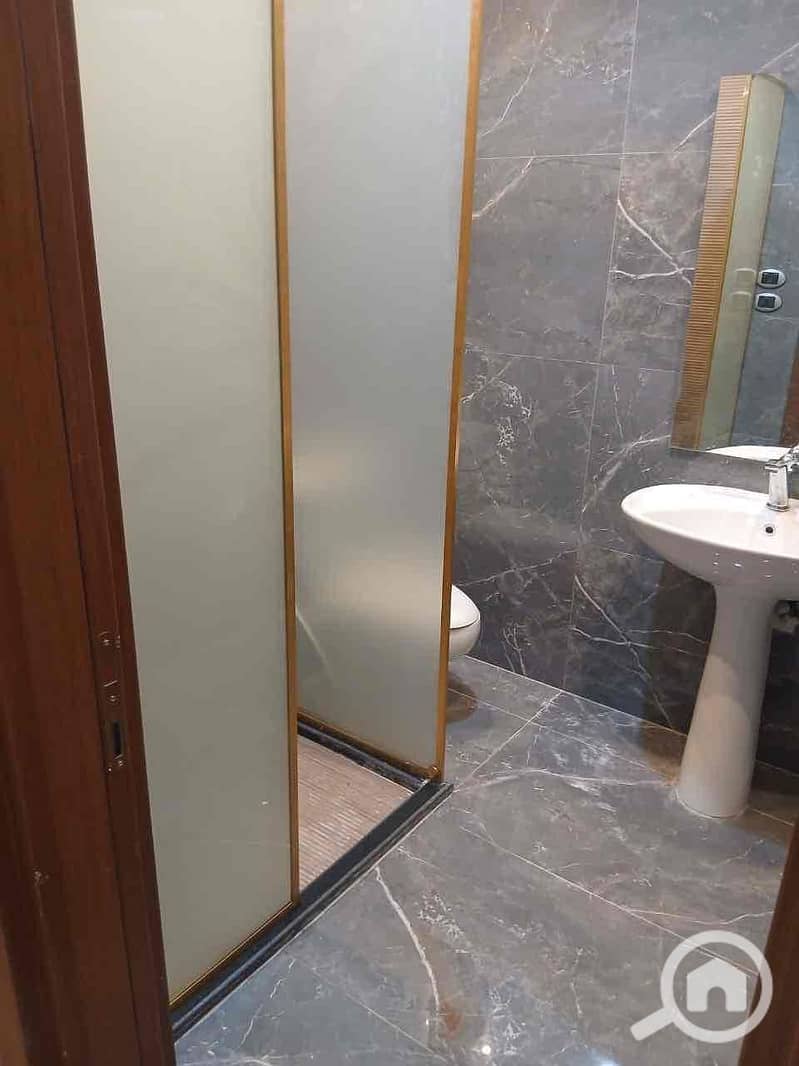 9 e9fdd79a-6f95-4f04-a9f4-566e0f8a9d6f. jpg