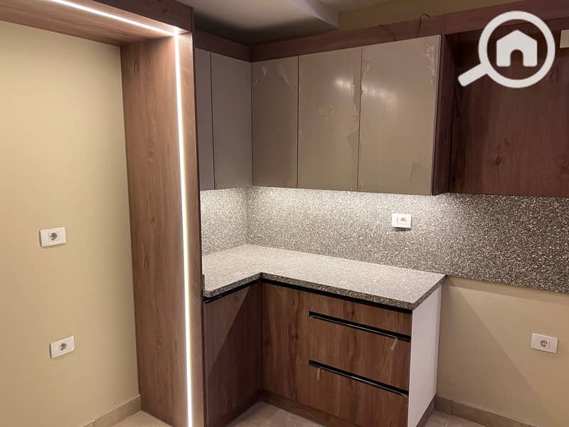 9 c63081ed-2c22-4e2f-a67c-cbdd4e678be0. jpg