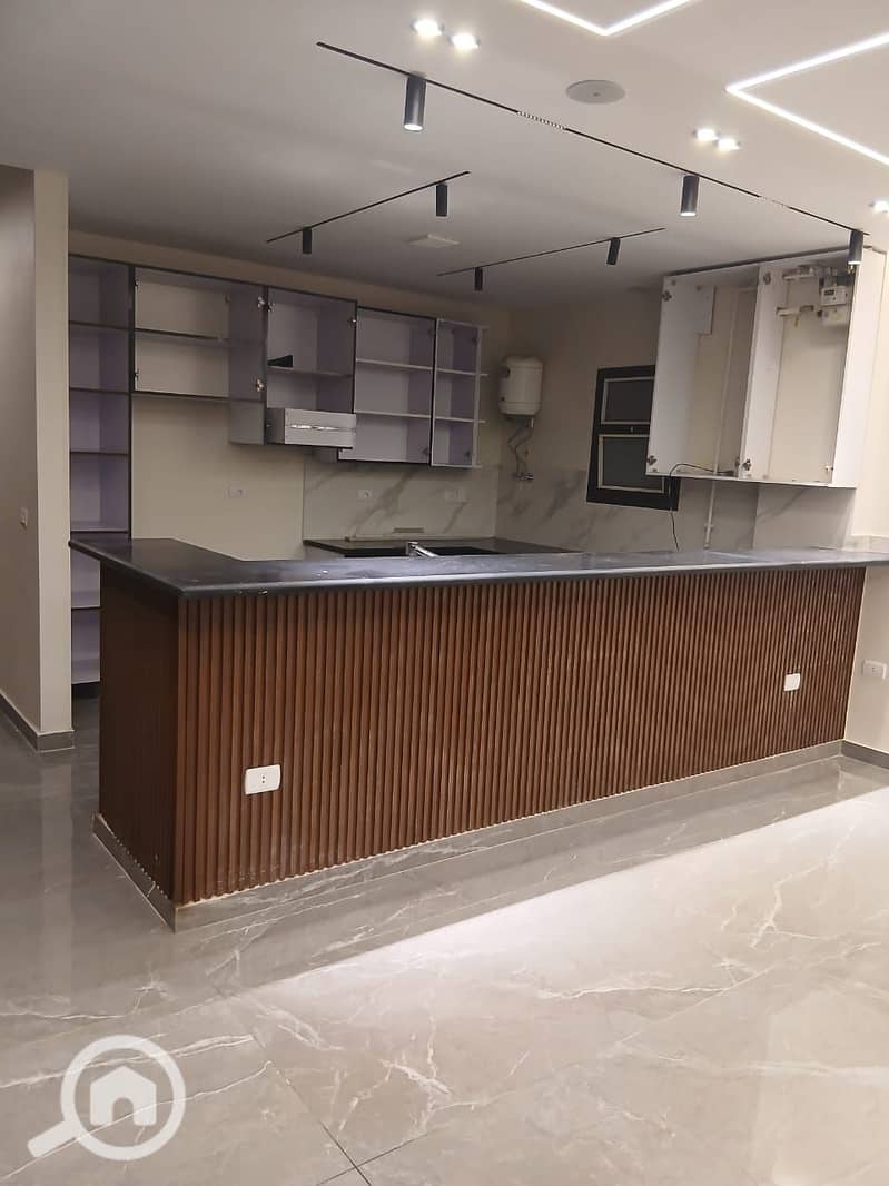 4 6c693c7a-e57b-491b-9af7-fd942fe7d8d0. jpg