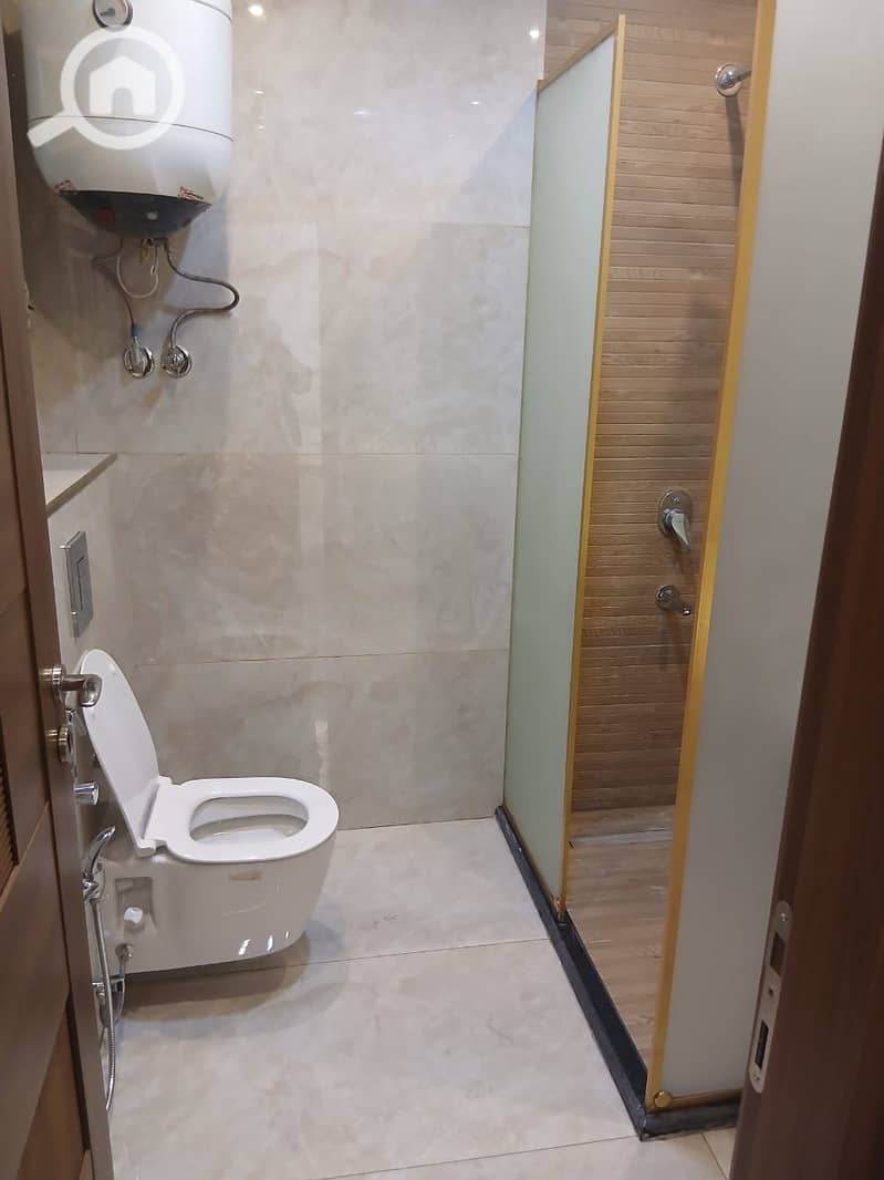 8 c126a8c3-44f2-422e-9bd2-d376e50988f3. jpg