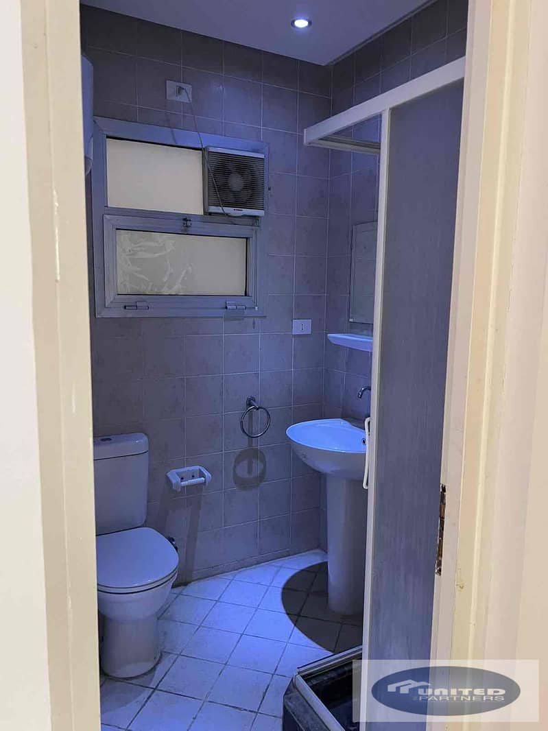 10 e023da60-374c-4bd9-a895-98bb16a2c603. jpg