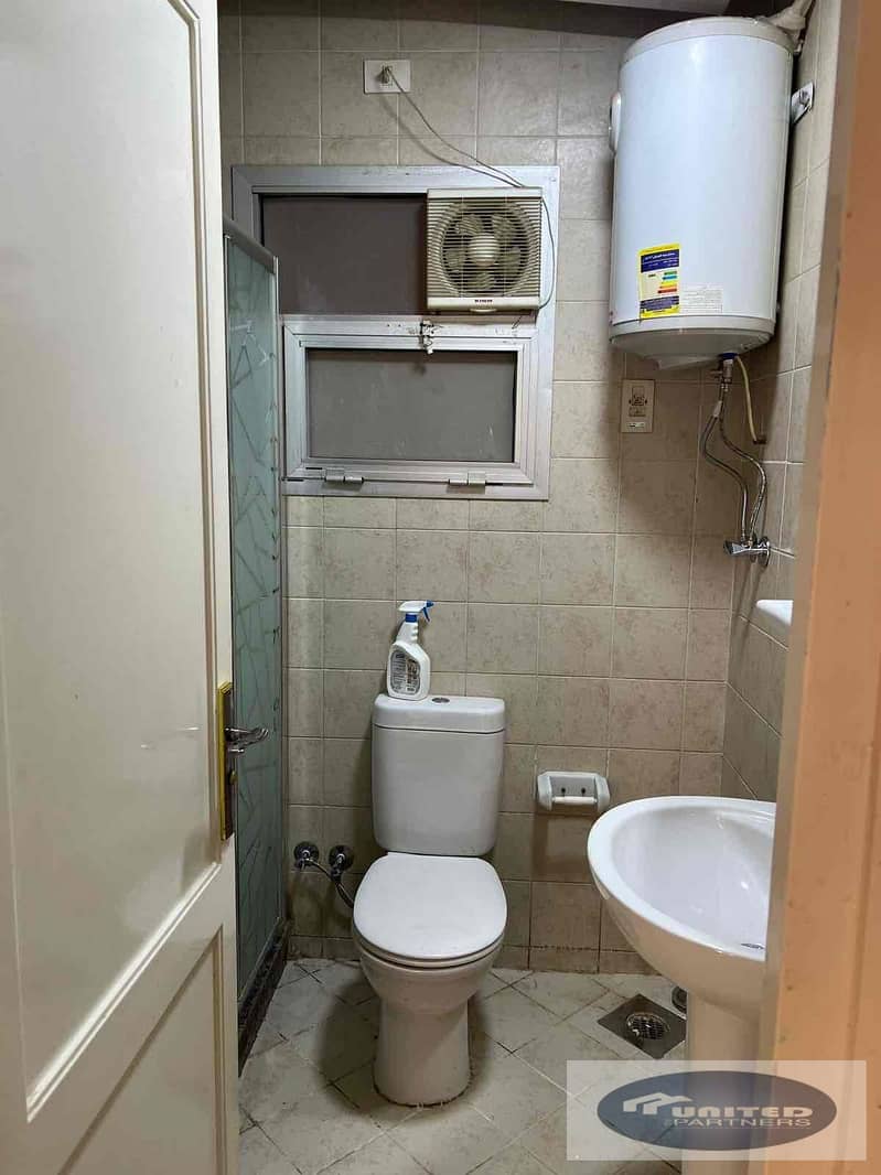 12 997596a8-e2f7-45c0-97d7-5c6e3b650dac. jpg