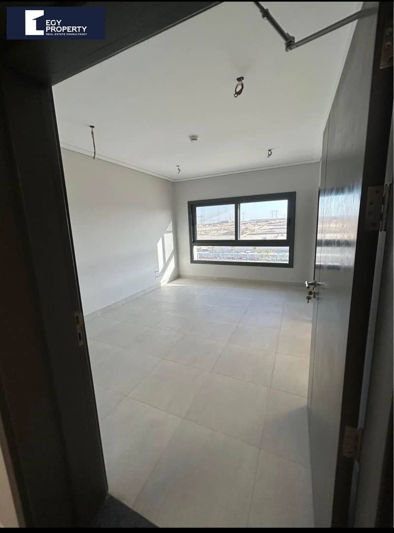 4 bc5e4e69-a8e6-4f1e-8ee8-babc2dd30575. jpg