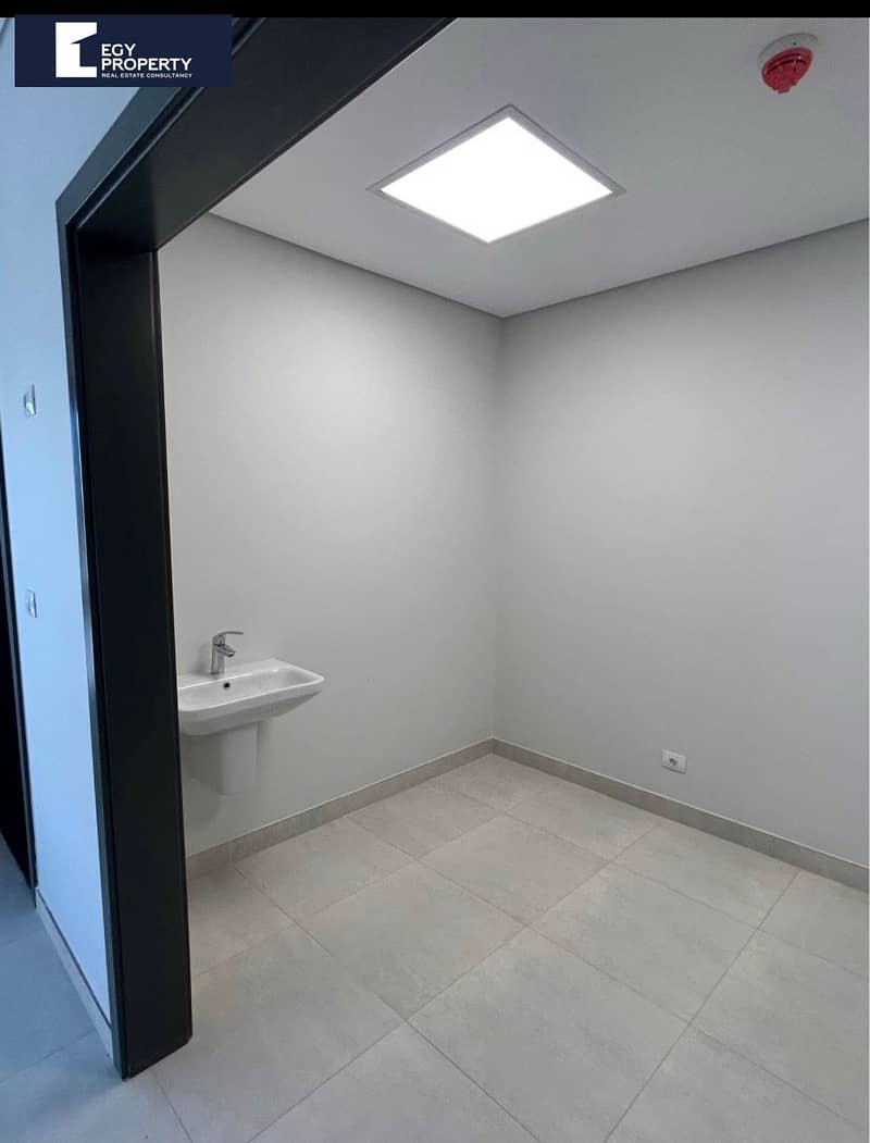 5 eb5f1897-f122-47ea-8cdd-2fe30459fb68. jpg