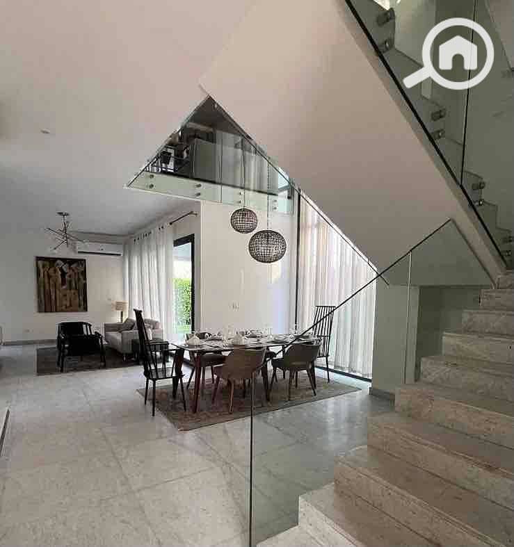 2 c39bc1a1-0ad3-4079-a6a8-020675f3493a. jpg