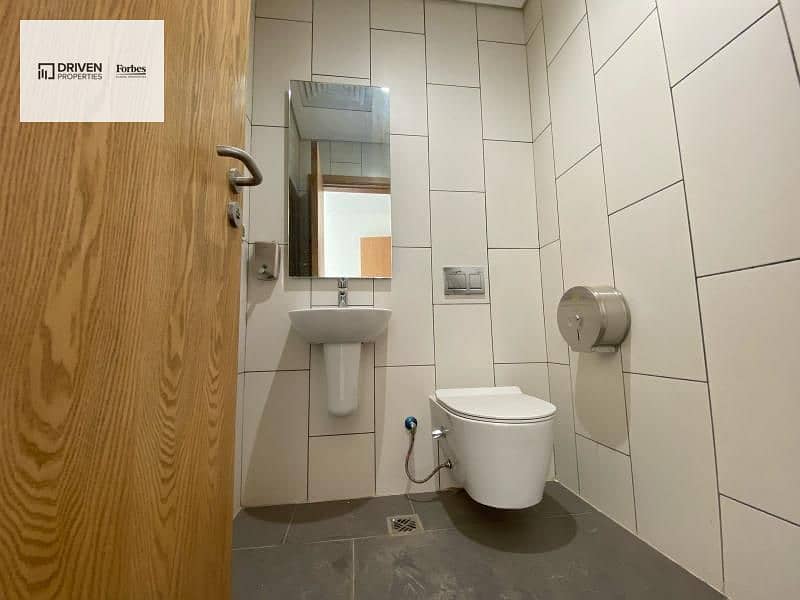 12 90651472-411a-48e2-819c-d33455360582. jpg