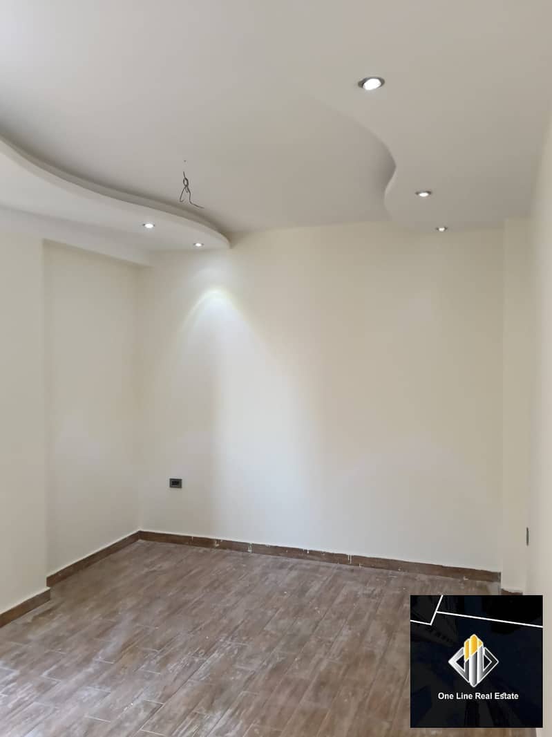 12 715c468b-bf00-4425-8254-ee1de9165b27. jpeg