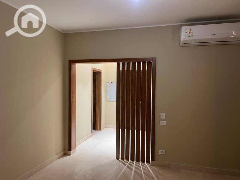 4 52141e17-e08b-46b0-a4de-0b3e474d593a. jpeg