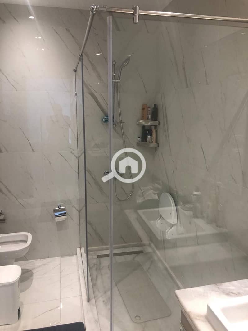 5 b5c187b2-aa89-456b-b05e-8583c23b07c6. jpeg