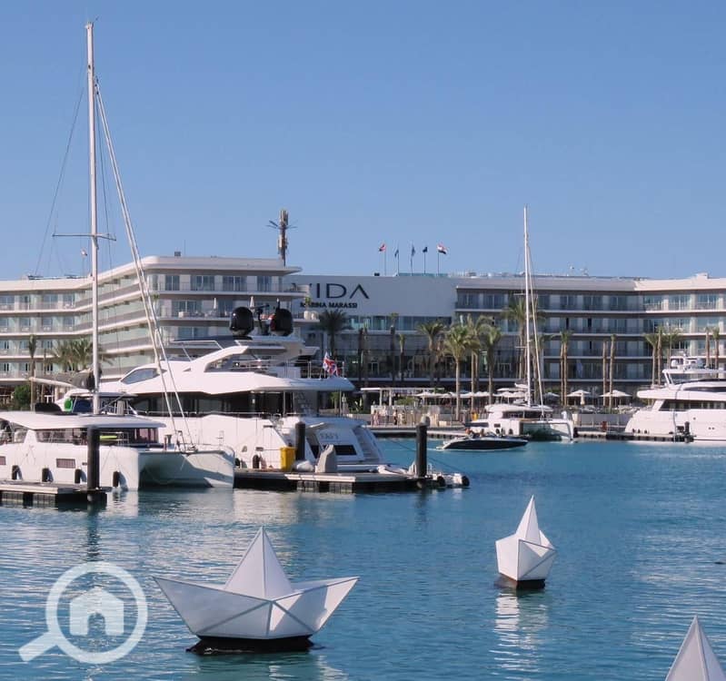 8 690028b0-036e-462c-b6e4-fbe1c9d3e7e4. jpeg