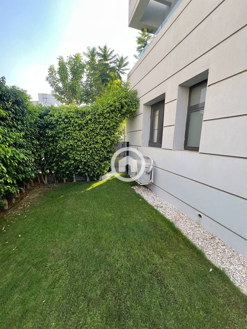 8 cb69bfc9-3442-4a07-857e-539db4e5b5dd. jpeg