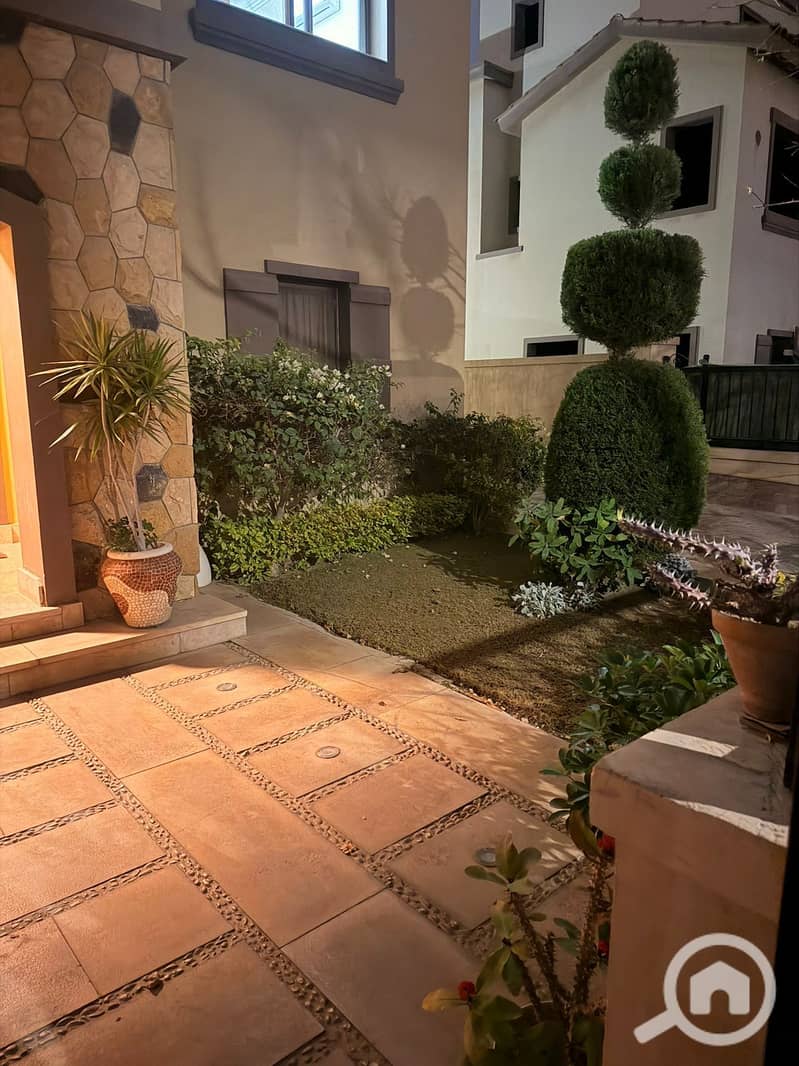 6 7c684814-dcce-4f69-87f0-2ce00a60c577. jpeg