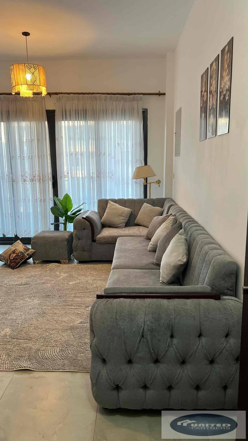 4 cfb5f861-fcc8-4ca3-9841-884654c8c072. jpg