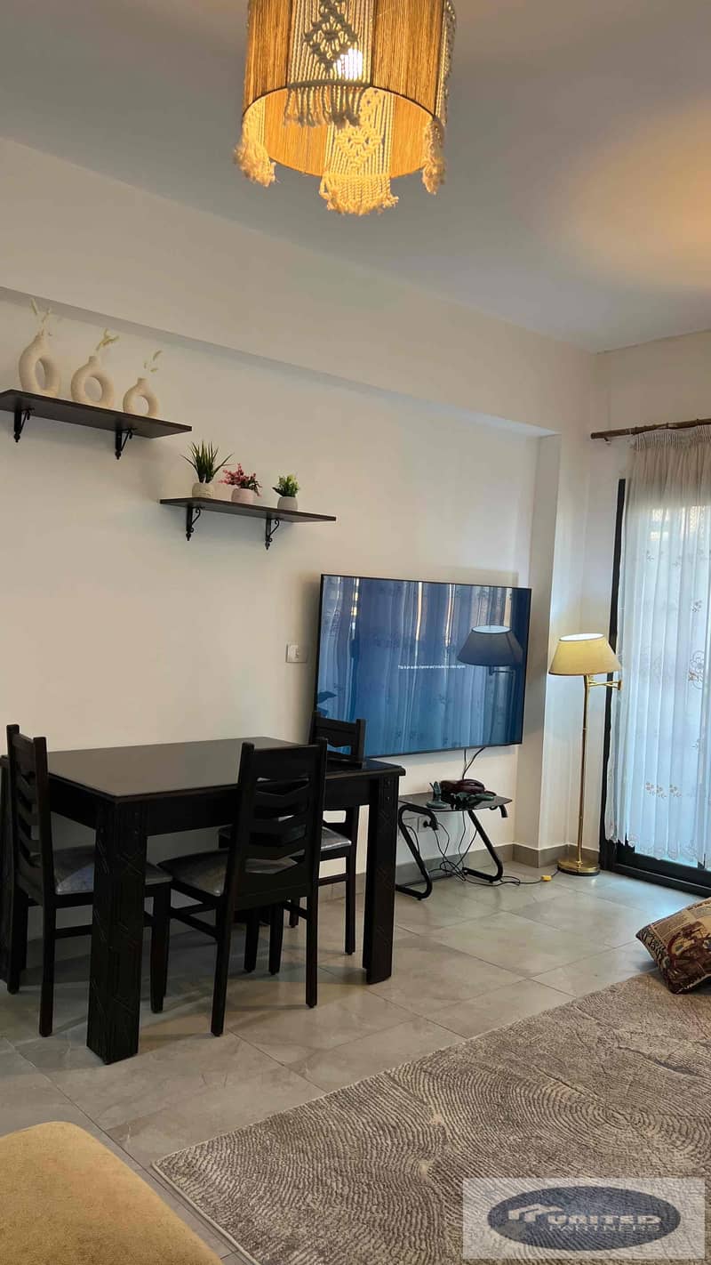 7 bdb93567-37ff-46e4-80f2-e1d40827f024. jpg